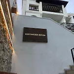 Royal Hotel